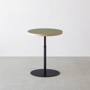 THE CAFE TABLE / リノリウム 全24色　Black Steel 1本脚 × ラウンド φ50 - 60
