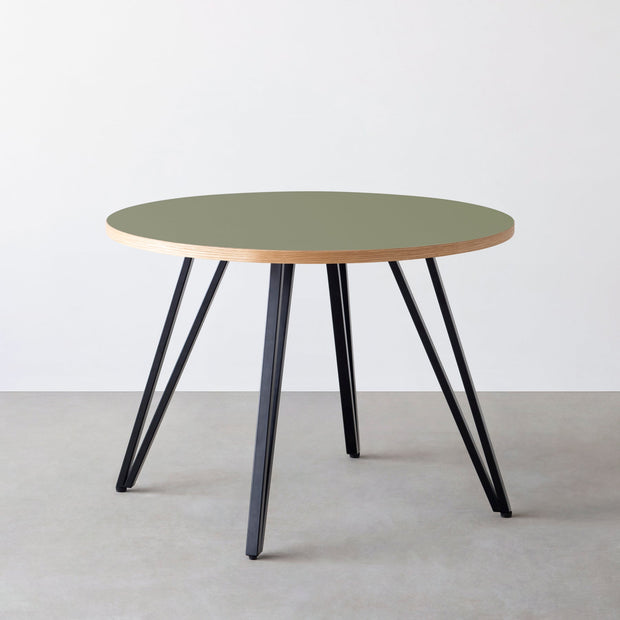 THE CAFE TABLE / リノリウム 全24色　Black Steel 4本脚 × ラウンド φ81 - 100