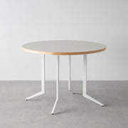 THE CAFE TABLE / リノリウム 全24色　White Steel 4本脚 × ラウンド φ81 - 100