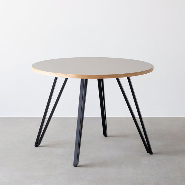 THE CAFE TABLE / リノリウム 全24色　Black Steel 4本脚 × ラウンド φ81 - 100