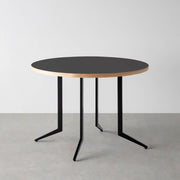 THE CAFE TABLE / リノリウム 全24色　Black Steel 4本脚 × ラウンド φ81 - 100