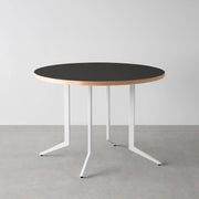 THE CAFE TABLE / リノリウム 全24色　White Steel 4本脚 × ラウンド φ81 - 100
