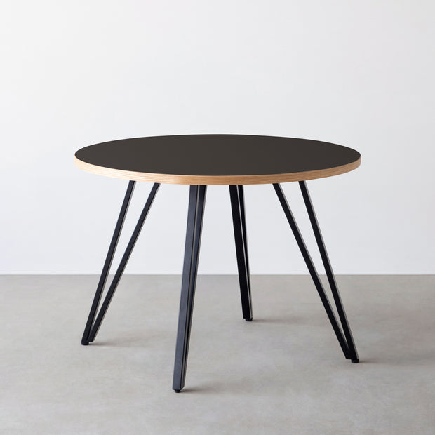 THE CAFE TABLE / リノリウム 全24色　Black Steel 4本脚 × ラウンド φ81 - 100