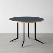 THE CAFE TABLE / リノリウム 全24色　Black Steel 4本脚 × ラウンド φ81 - 100