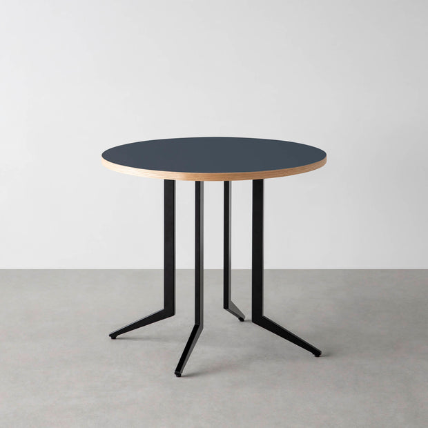 THE CAFE TABLE / リノリウム 全24色　Black Steel 4本脚 × ラウンド φ61 - 80