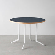 THE CAFE TABLE / リノリウム 全24色　White Steel 4本脚 × ラウンド φ81 - 100