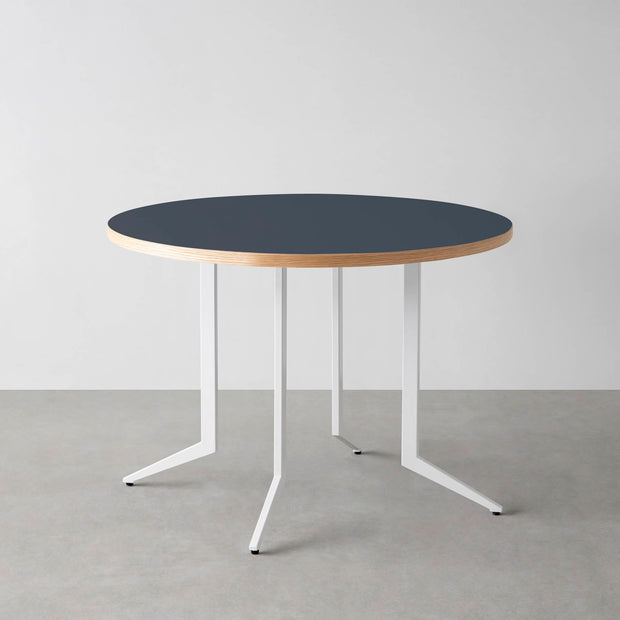 THE CAFE TABLE / リノリウム 全24色　White Steel 4本脚 × ラウンド φ81 - 100