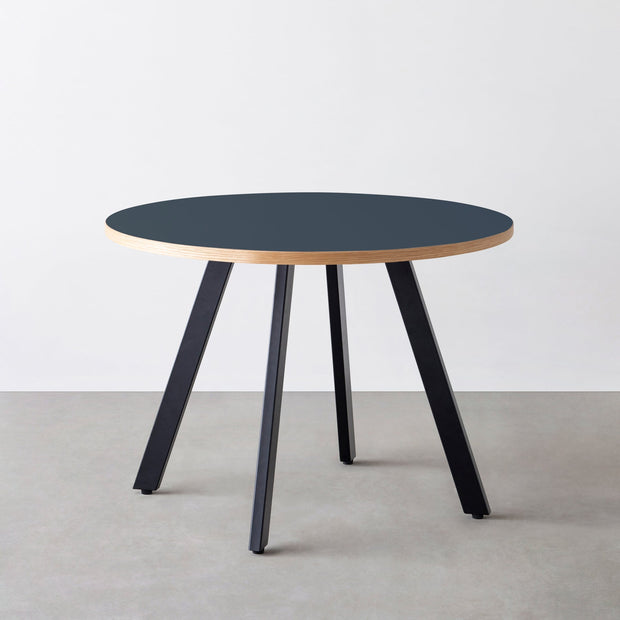 THE CAFE TABLE / リノリウム 全24色　Black Steel 4本脚 × ラウンド φ81 - 100