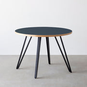 THE CAFE TABLE / リノリウム 全24色　Black Steel 4本脚 × ラウンド φ81 - 100