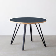 THE CAFE TABLE / リノリウム 全24色　Black Steel 4本脚 × ラウンド φ81 - 100