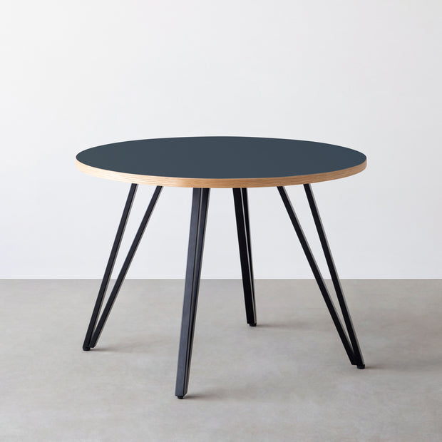 THE CAFE TABLE / リノリウム 全24色　Black Steel 4本脚 × ラウンド φ81 - 100