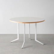 THE CAFE TABLE / リノリウム 全24色　White Steel 4本脚 × ラウンド φ81 - 100