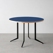 THE CAFE TABLE / リノリウム 全24色　Black Steel 4本脚 × ラウンド φ81 - 100