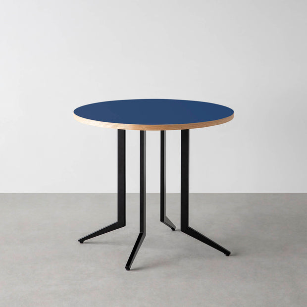 THE CAFE TABLE / リノリウム 全24色　Black Steel 4本脚 × ラウンド φ61 - 80