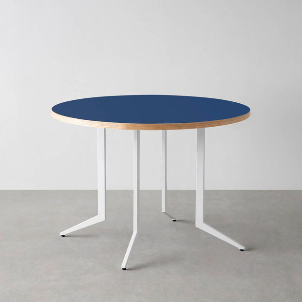 THE CAFE TABLE / リノリウム 全24色　White Steel 4本脚 × ラウンド φ81 - 100