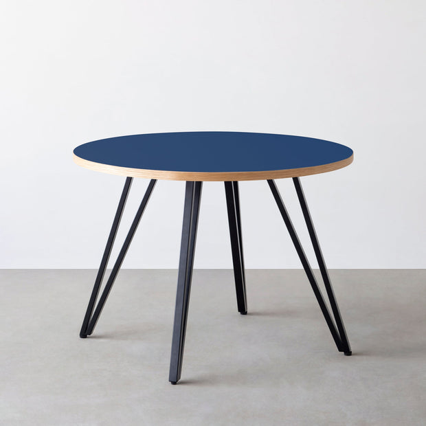THE CAFE TABLE / リノリウム 全24色　Black Steel 4本脚 × ラウンド φ81 - 100
