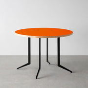 THE CAFE TABLE / リノリウム 全24色　Black Steel 4本脚 × ラウンド φ81 - 100