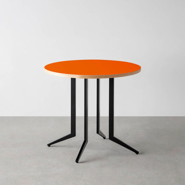 THE CAFE TABLE / リノリウム 全24色　Black Steel 4本脚 × ラウンド φ61 - 80