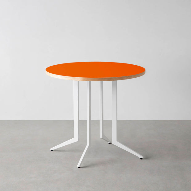 THE CAFE TABLE / リノリウム 全24色　White Steel 4本脚 × ラウンド φ61 - 80