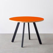 THE CAFE TABLE / リノリウム 全24色　Black Steel 4本脚 × ラウンド φ81 - 100
