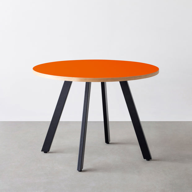THE CAFE TABLE / リノリウム 全24色　Black Steel 4本脚 × ラウンド φ81 - 100