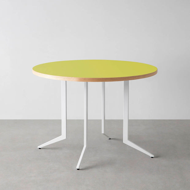 THE CAFE TABLE / リノリウム 全24色　White Steel 4本脚 × ラウンド φ81 - 100
