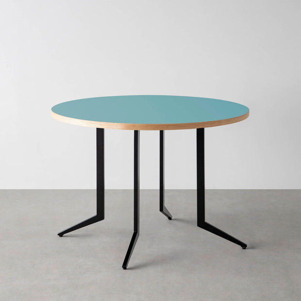 THE CAFE TABLE / リノリウム 全24色　Black Steel 4本脚 × ラウンド φ81 - 100