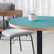 THE CAFE TABLE / リノリウム 全24色　Black Steel 1本脚 × ラウンド φ61 - 70