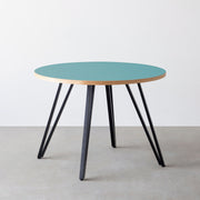 THE CAFE TABLE / リノリウム 全24色　Black Steel 4本脚 × ラウンド φ81 - 100
