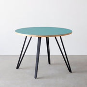 THE CAFE TABLE / リノリウム 全24色　Black Steel 4本脚 × ラウンド φ81 - 100