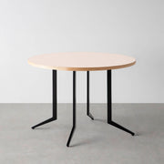 THE CAFE TABLE / リノリウム 全24色　Black Steel 4本脚 × ラウンド φ81 - 100