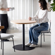 THE CAFE TABLE / リノリウム 全24色　Black Steel 1本脚 × ラウンド φ61 - 70