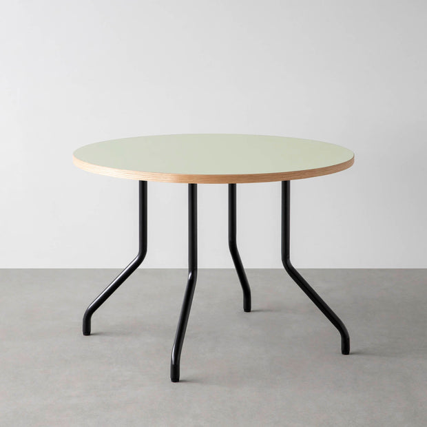 THE CAFE TABLE / リノリウム 全24色　Black Steel 4本脚 × ラウンド φ81 - 100