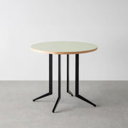 THE CAFE TABLE / リノリウム 全24色　Black Steel 4本脚 × ラウンド φ61 - 80