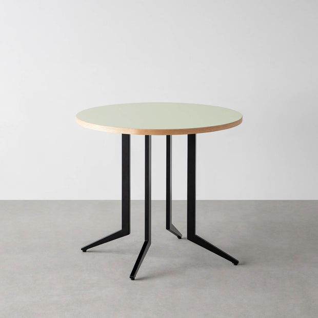 THE CAFE TABLE / リノリウム 全24色　Black Steel 4本脚 × ラウンド φ61 - 80
