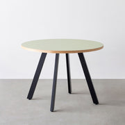 THE CAFE TABLE / リノリウム 全24色　Black Steel 4本脚 × ラウンド φ81 - 100