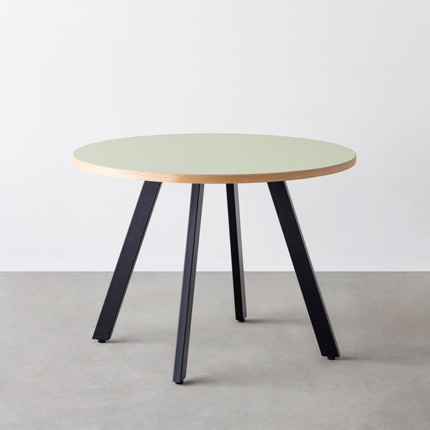THE CAFE TABLE / リノリウム 全24色　Black Steel 4本脚 × ラウンド φ81 - 100