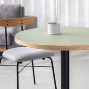 THE CAFE TABLE / リノリウム 全24色　Black Steel 1本脚 × ラウンド φ61 - 70