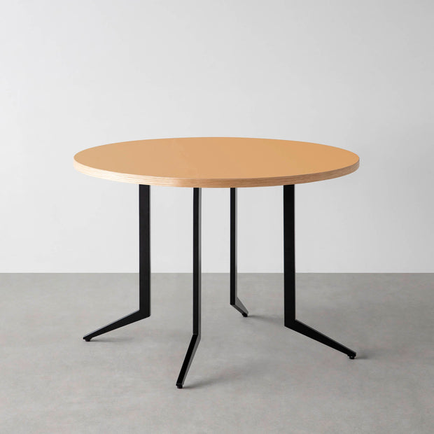 THE CAFE TABLE / リノリウム 全24色　Black Steel 4本脚 × ラウンド φ81 - 100