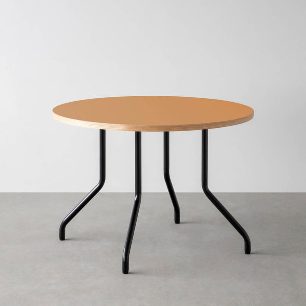 THE CAFE TABLE / リノリウム 全24色　Black Steel 4本脚 × ラウンド φ81 - 100
