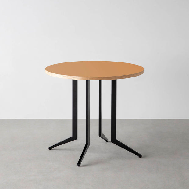 THE CAFE TABLE / リノリウム 全24色　Black Steel 4本脚 × ラウンド φ61 - 80