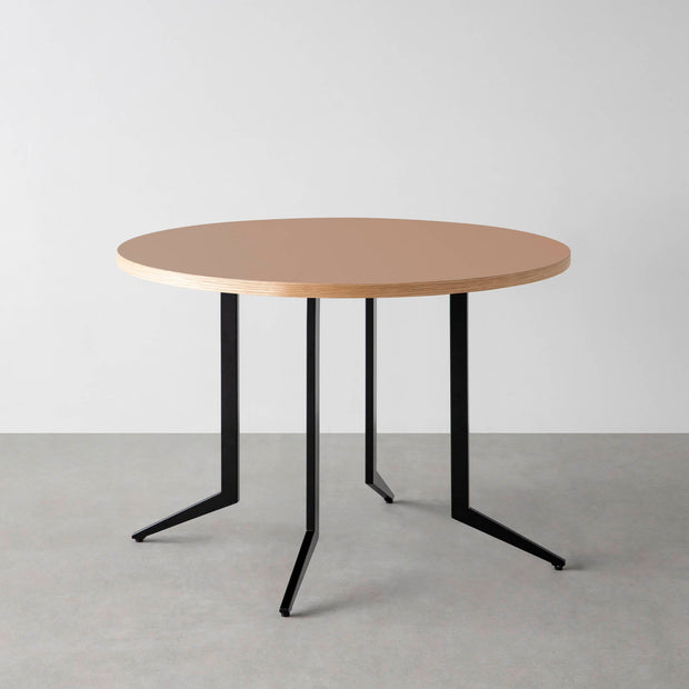 THE CAFE TABLE / リノリウム 全24色　Black Steel 4本脚 × ラウンド φ81 - 100