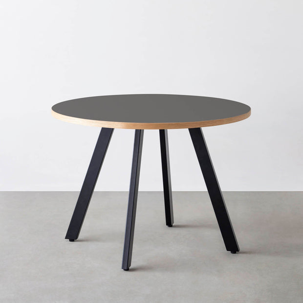 THE CAFE TABLE / リノリウム 全32色　Black Steel 4本脚 × ラウンド φ81 - 100