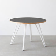 THE CAFE TABLE / リノリウム 全32色　White Steel 4本脚 × ラウンド φ81 - 100