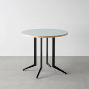THE CAFE TABLE / リノリウム 全32色　Black Steel 4本脚 × ラウンド φ61 - 80