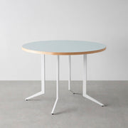 THE CAFE TABLE / リノリウム 全32色　White Steel 4本脚 × ラウンド φ81 - 100