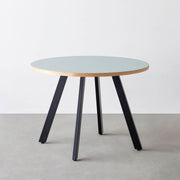 THE CAFE TABLE / リノリウム 全32色　Black Steel 4本脚 × ラウンド φ81 - 100