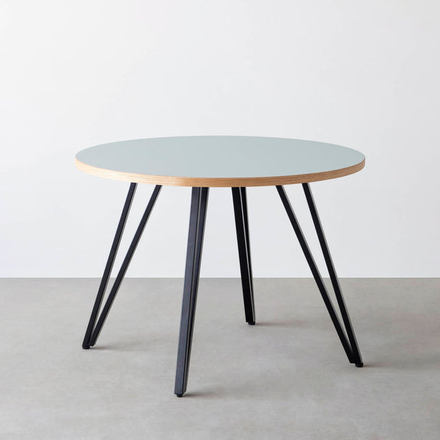 THE CAFE TABLE / リノリウム 全32色　Black Steel 4本脚 × ラウンド φ81 - 100