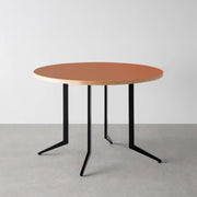 THE CAFE TABLE / リノリウム 全32色　Black Steel 4本脚 × ラウンド φ81 - 100
