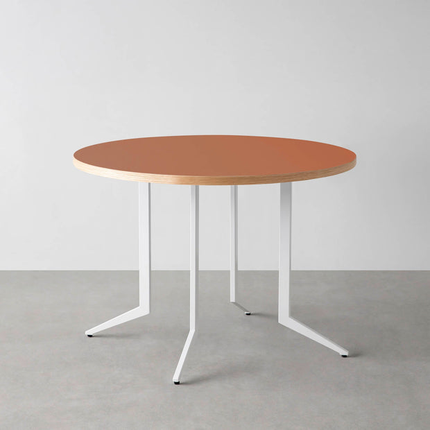 THE CAFE TABLE / リノリウム 全32色　White Steel 4本脚 × ラウンド φ81 - 100